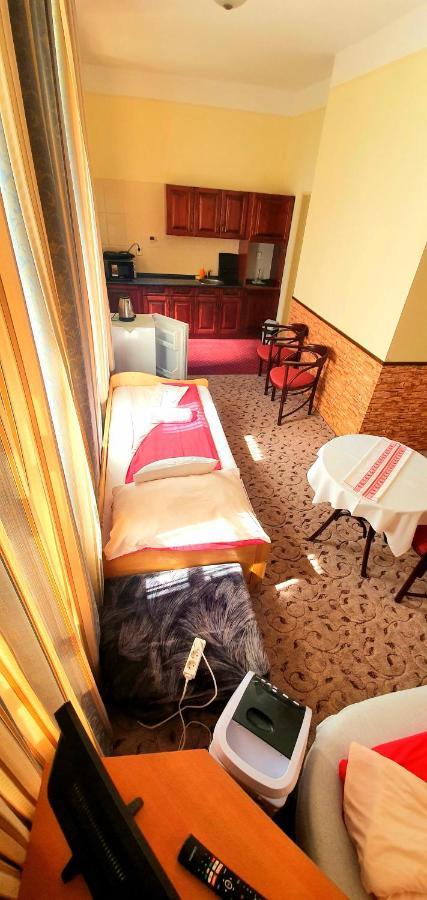Bed and Breakfast 100 Eves Fogado Szatymaz Екстер'єр фото
