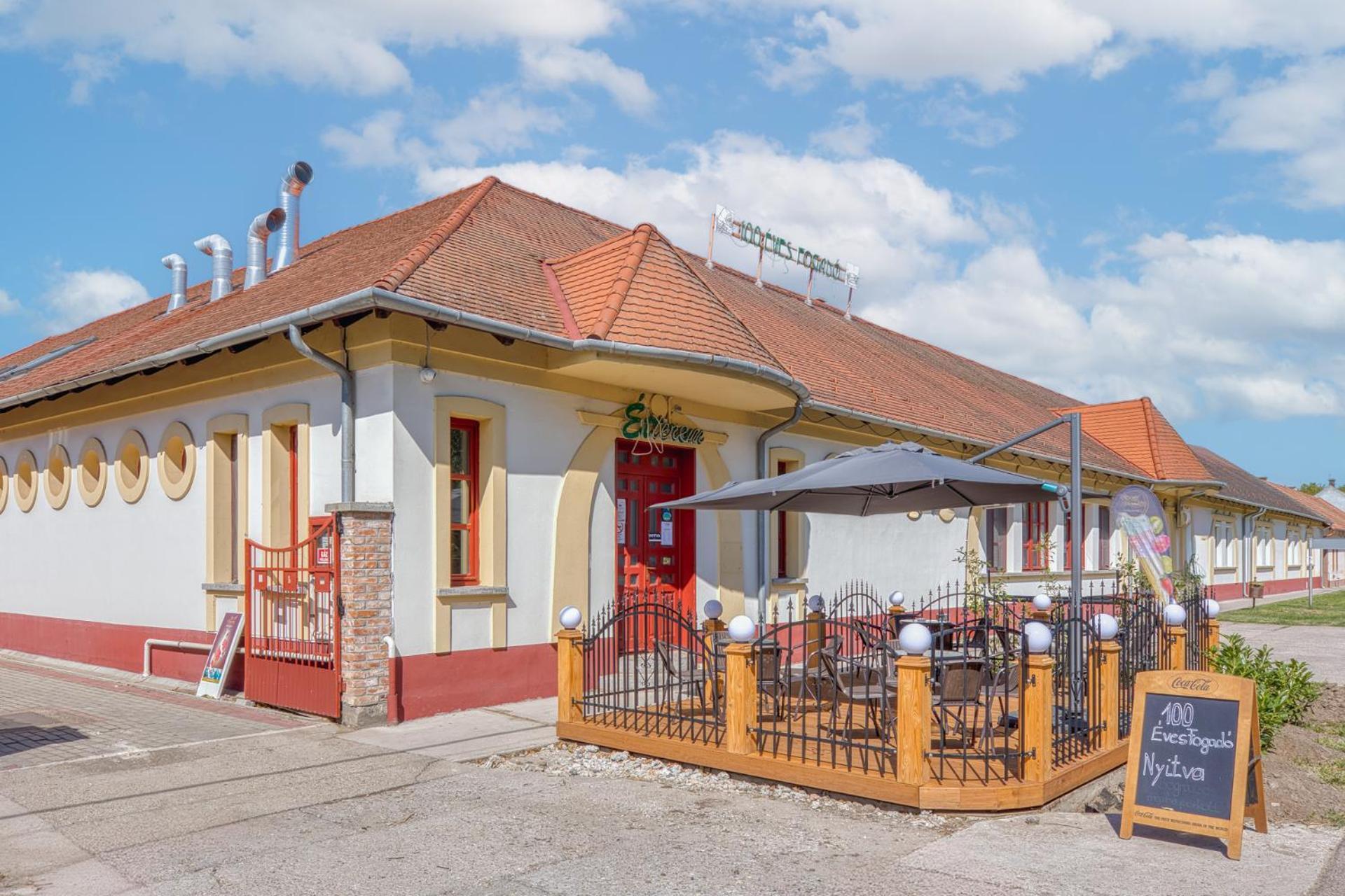 Bed and Breakfast 100 Eves Fogado Szatymaz Екстер'єр фото